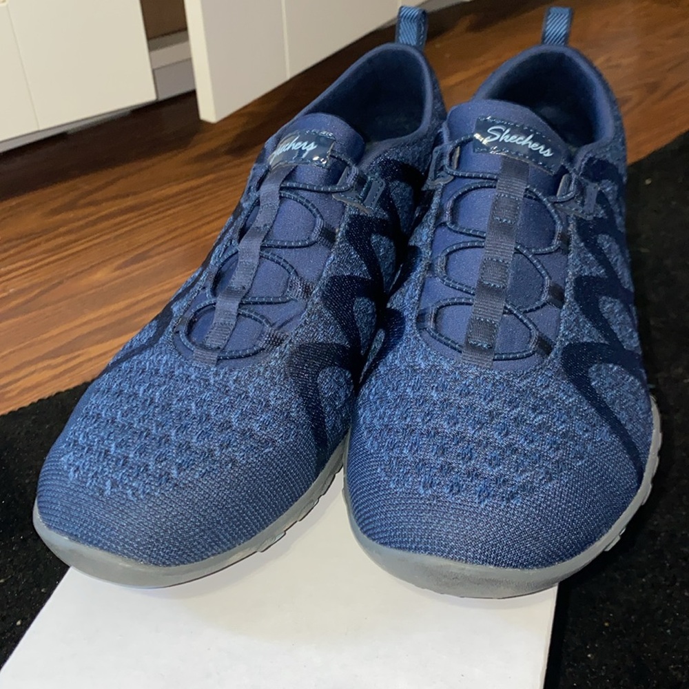 NWT Skechers Relaxed Fit® Breathe Easy Infi-Knity Women's Slip-On Shoes - Picture 4 of 5